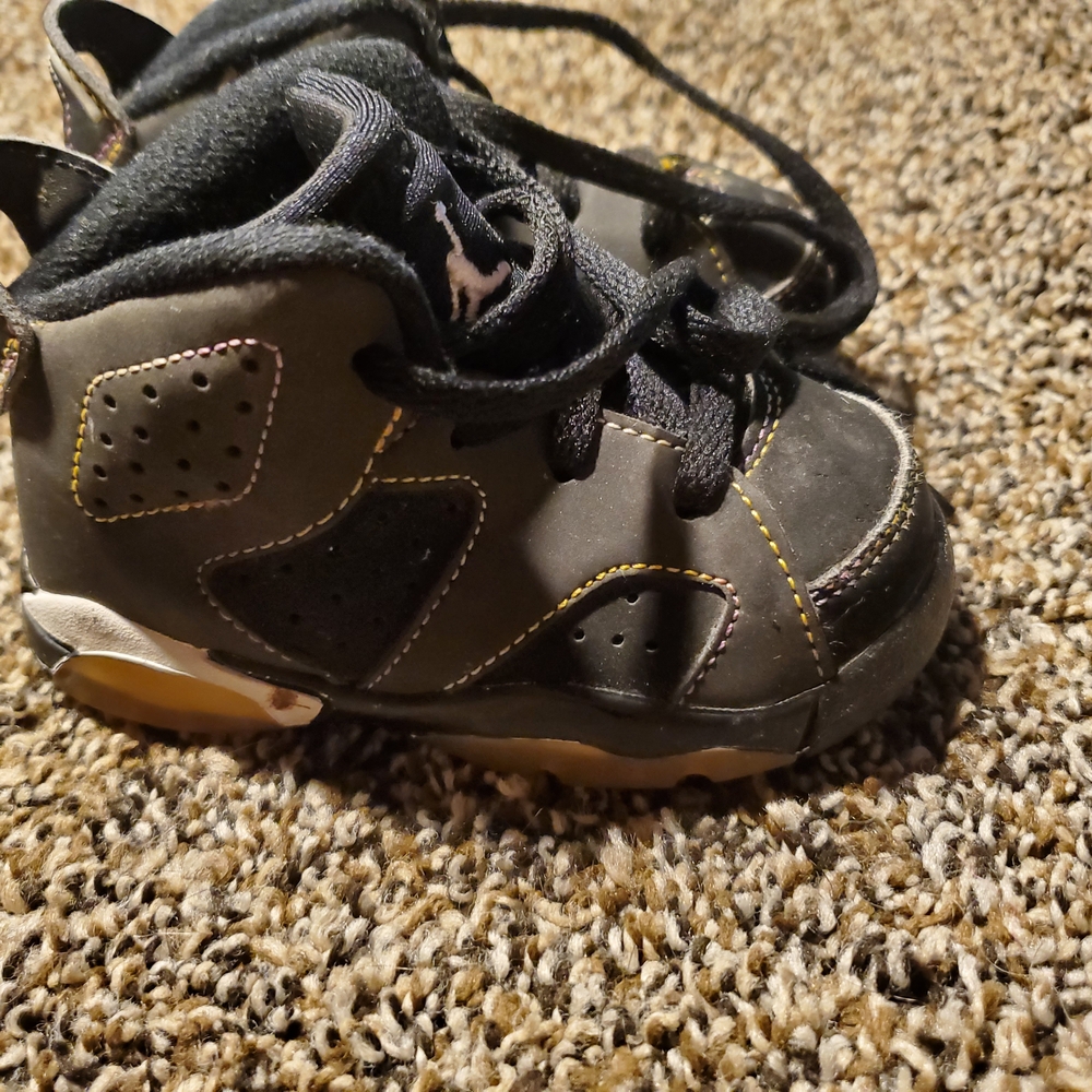 Jordan Kids Gray And Black  Sneakers